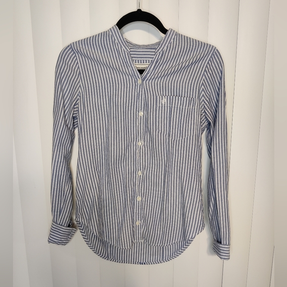 Abercrombie & Fitch Tops - Abercrombie & Fitch Blue and White Stripe Long Sleeve Button Down Size Small